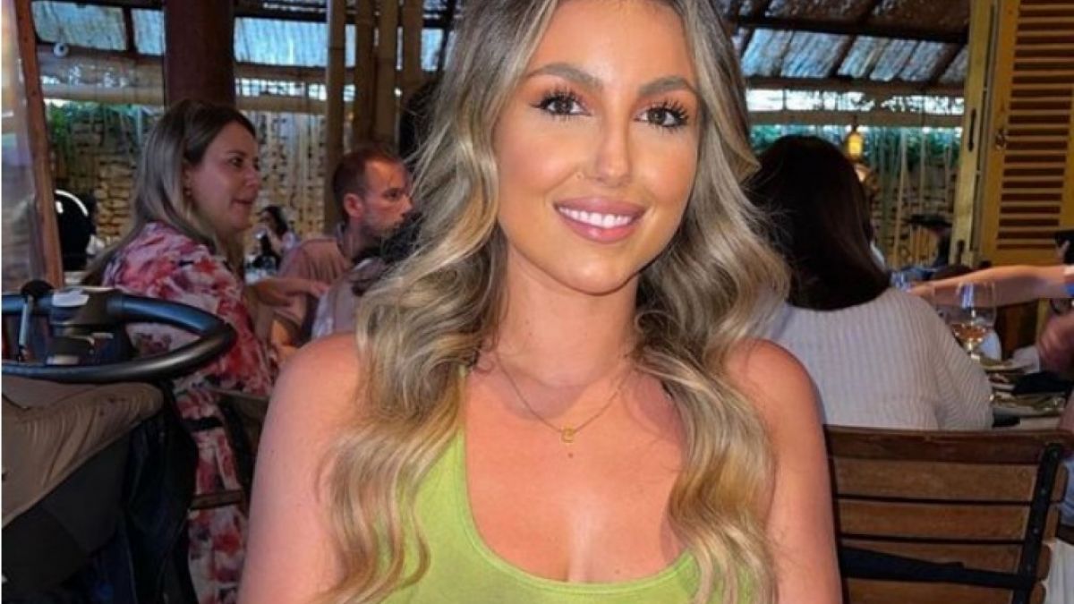 WAGs Inggris [Instagram/livnaylor32]