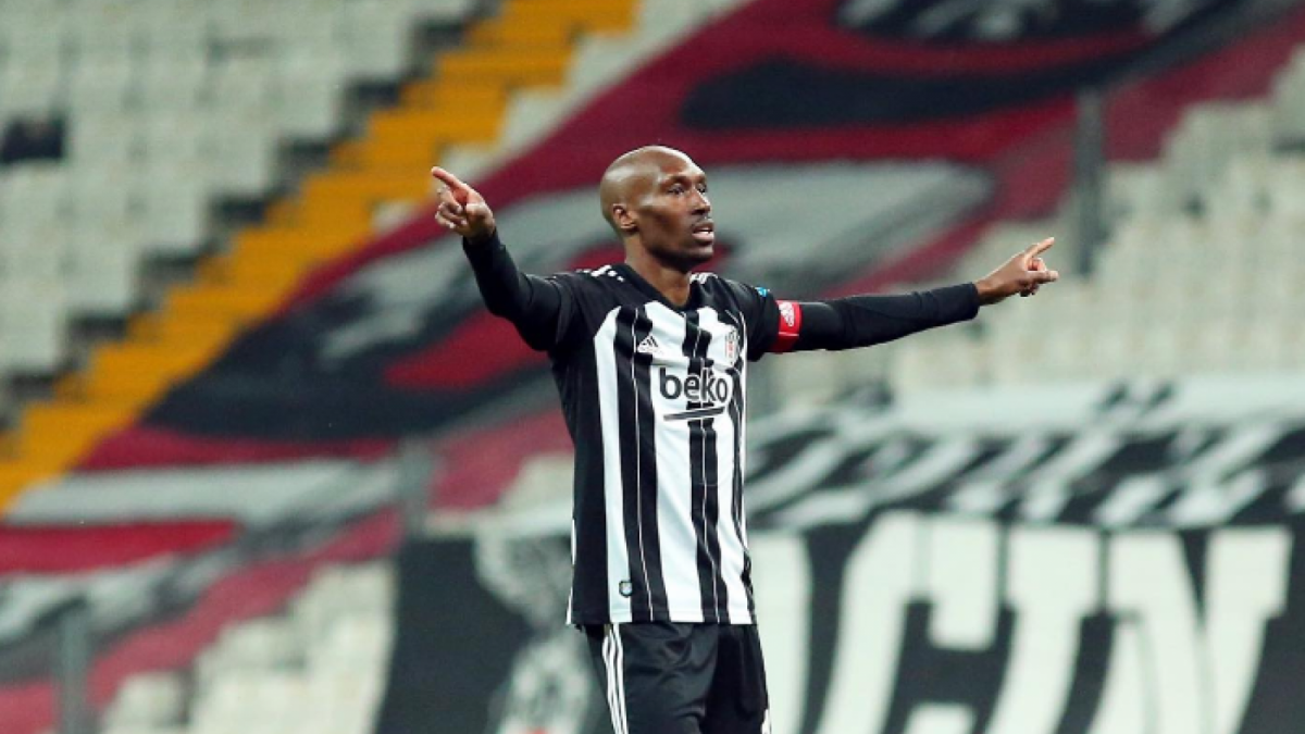 Atiba Hutchinson [Instagram @atiba13]