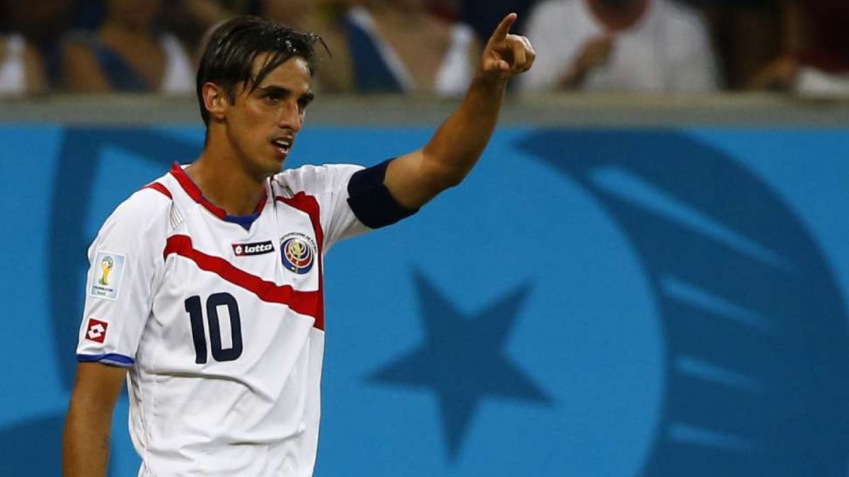 Bryan Ruiz sempat membuat Kosta Rika unggul lebih dulu. (REUTERS/Damir Sagolj)