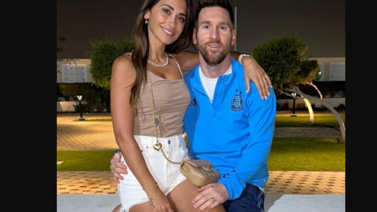 Lionel Messi dan Antonella [The Sun]