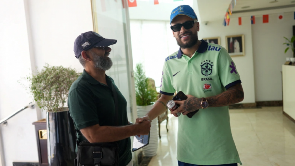 Eigon Oliveira dianggap mirip Neymar [The Sun]