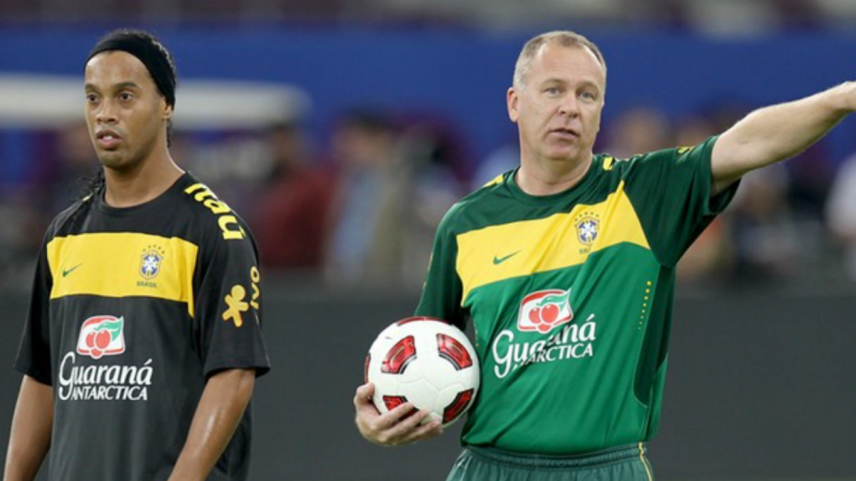Mano Menezes dan Ronaldinho [pitacodogringo]