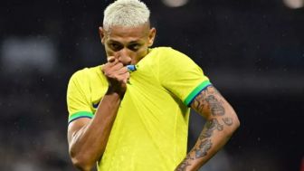 Richarlison Ternyata Hampir Ketinggalan Bus Pulang karena Menangis di Hotel