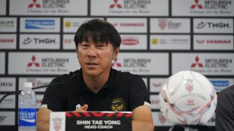 Shin Tae Yong Khawatir Timnas Indonesia Dihukum FIFA Akibat Ulah Suporter