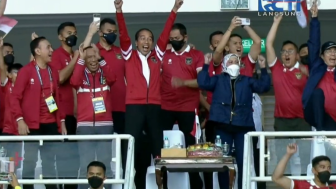 Jokowi Berharap Timnas Indonesia Bisa Melaju ke Final Piala AFF 2022