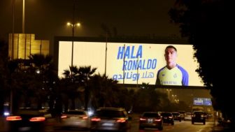 Cristiano Ronaldo Nikmati Hujan Emas di Negeri Orang, Jorge Mendes Ikut Kecipratan