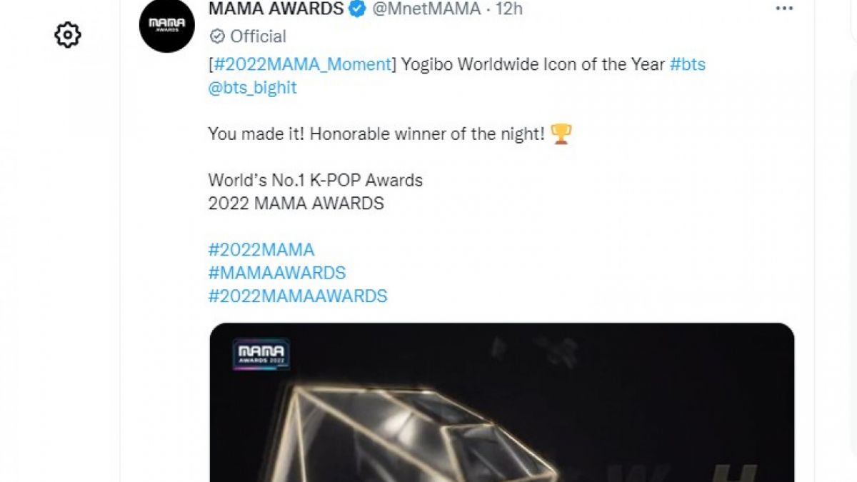 BTS Meraih Yogibo Worldwide Icon of the Year' di MAMA Awards 2022. [Twitter @MnetMAMA]