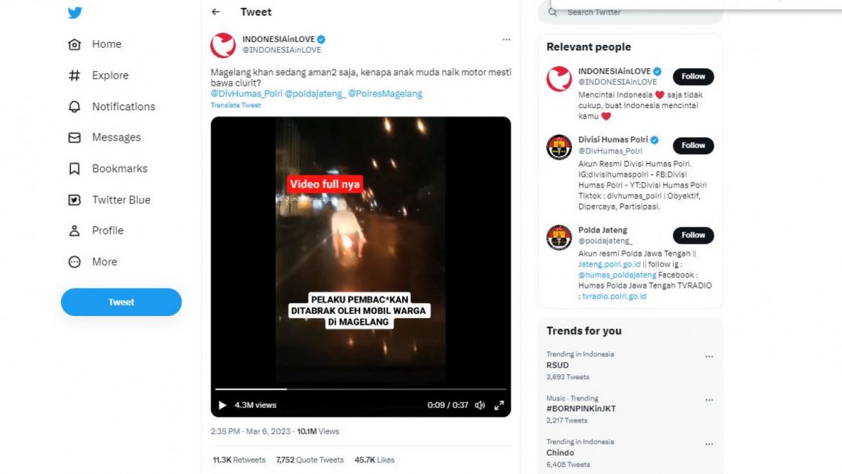 Video viral aksi klitih Magelang yang ditabrak mobil warga. [Twitter/INDONESIAinLOVE]