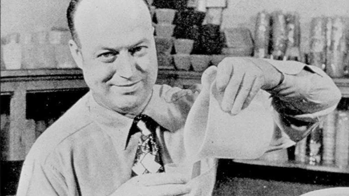 Earl Tupper, pendiri perusahaan Tupperware. [Laman resmi Tupperware]