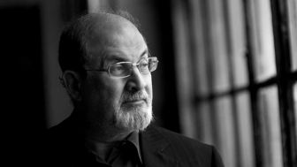 Ditikam di New York, Ini Profil Penulis Salman Rushdie yang Hina Nabi Muhammad