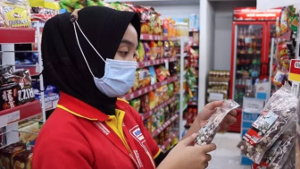 Resmi, Alfamart Laporkan Wanita Pencuri Cokelat ke Polisi