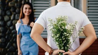 Dear Suami, Ini 7 Hal Romantis untuk Istri yang Bikin Hati Meleleh