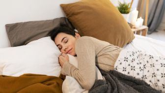 Sering Dilewatkan, Ini 5 Manfaat Tidur Siang Bagi Orang Dewasa