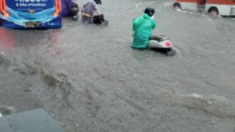 Semarang Kembali Dilanda Banjir, Ganggu Aktivitas Kereta Api hingga Lalu Lintas Kendaraan