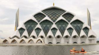 Resmi Dibuka untuk Umum, Masjid Al Jabbar Viral hingga Ramai Dikomentari Warganet