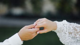 Viral Kisah Pasangan Nikah di KUA, Berikut Syarat Pendaftarannya yang Mudah dan Gratis