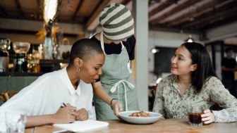 Viral Food Vlogger Tuai Cibiran, Bagaimana Sih Langkah Menjadi Kritikus Makanan?