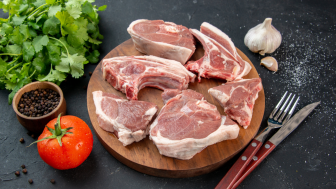 Kenapa Daging Kambing Bau Prengus dan Bagaimana Mengatasinya?