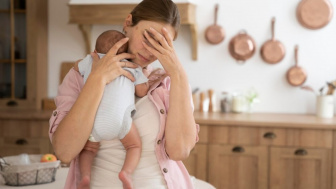 Seorang Ibu Tenggelamkan Bayi di Ember Karena Baby Blues, Apa Itu?