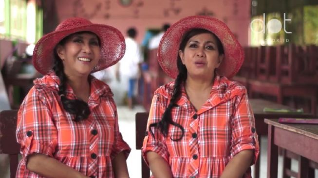 Semangat Berbagi Dua Guru Kembar di Sekolah Darurat Kartini