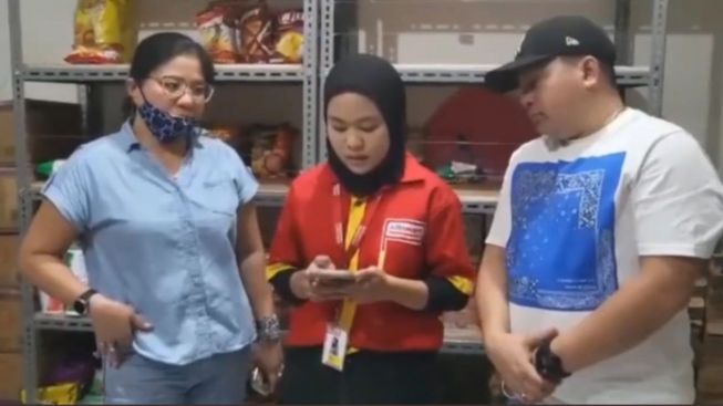 Unggah Video Perempuan yang Ketahuan Curi Coklat, Karyawan Alfamart Diancam UU ITE
