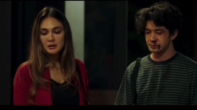 Sinopsis Film Mendarat Darurat, Hadirkan Komedi Romantis yang Menghadirkan Bencana