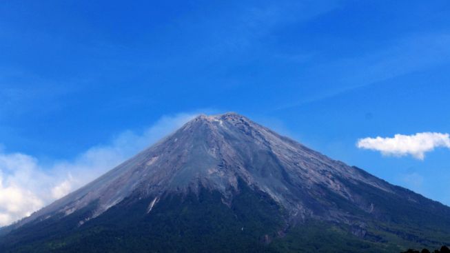 Daftar Gunung Tertinggi di Indonesia, Semeru Termasuk?