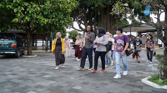 Lebih Dekat dengan Alon Mlampah, Walking Tour Ala Anak Muda Jogja Sambil Bercerita