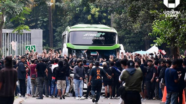 Respon Pelatih Terkait Penyerangan Bus Timnas Thailand, Alexandre Polking: Semua Masalah Pengaturan