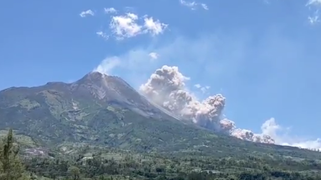 Gunung Merapi Keluarkan Awan Panas, Berikut Daerah Terdampak Hujan Abu