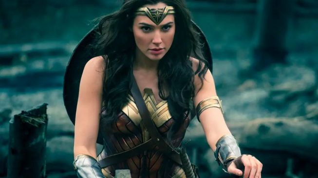 Wah, Ternyata Awalnya Margot Robbie Ingin Gal Gadot Perankan Barbie