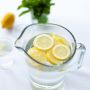 Hati-hati, Minum Air Lemon Tiap Hari Bisa Berdampak Buruk pada Tubuh