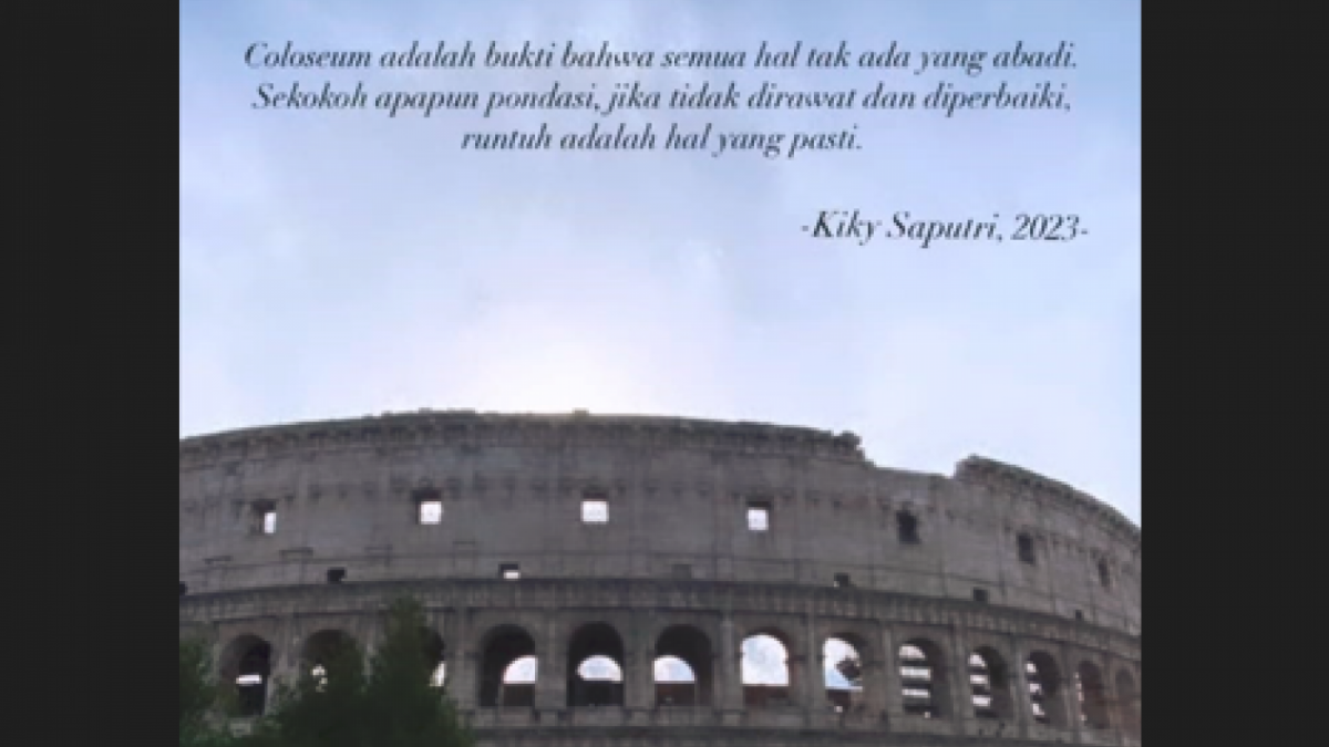 Tulisan Kiky Saputri di Coloseum [[Instagram/@kikysaputri]]