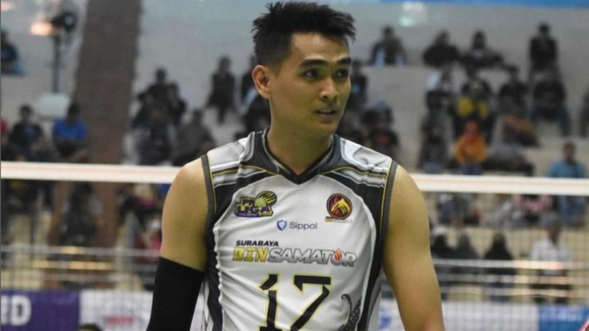 Rivan Nurmulki saat berseragam Surabaya BIN Samator dalam ajang Proliga. [Instagram @rivannurmulki]