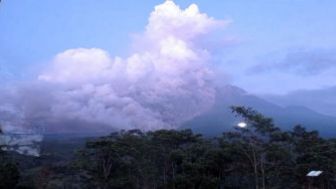 Erupsi Lagi, Maha Meru Seperti "Mengulang Tahuni" Dirinya Sendiri