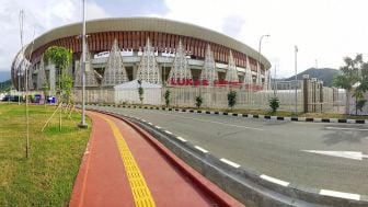 Lukas Enembe Ditangkap KPK, Netizen Desak Nama Stadion Diganti ke Nama Semula