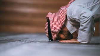 Bingung Tentukan Pasangan, Ini Doa Setelah Sholat Istikharah