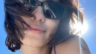 Pevita Pearce Unggah Foto Seksi Berjemur di Pantai, Dibanjiri Komentar Netizen Halu: Happy Holiday Ayaang