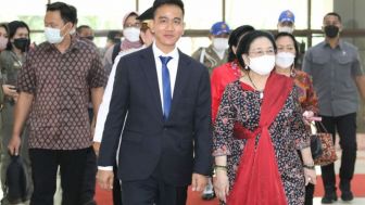 Gibran Sebut Ekspresi Bungah di Samping Megawati Sebuah Kode Keras: Dapat Restu Maju Pilgub 2024?