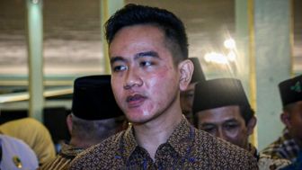 Sering Pakai Bahasa Jawa, Gibran Disentil Netizen: Bisa Bahasa Indonesia Enggak? Kau Ini Pejabat