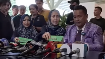 Kenang Masa-masa Job Less dengan Ferry Irawan, Venna Melinda Menangis