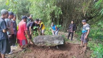 Temuan Batu Diduga Berusia 3000 Tahun Dengan Relief Orang Mengangkang Diselidiki