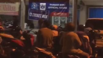 PSIS Semarang vs Persis Solo Dikabarkan Tanpa Penonton, Padahal Ratusan Suporter Masih Antre Tiket di Stadion Citarum