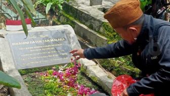 Duhh! Bendera Merah Putih Hilang dari Pusara Makam Tan Malaka