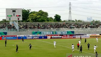 Dihadiahi Gol Bunuh Diri Persebaya Surabaya, PSM Makassar Kokoh di Puncak Klasemen Sementara Liga 1