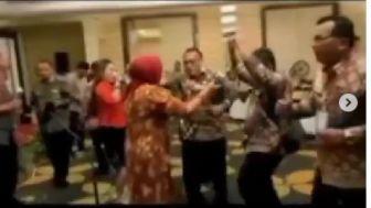 Video Bupati Grobogan Asyik Berjoget Viral, Publik Geram: Semua akan Dimintai Pertanggungjawaban