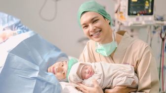 Selamat! Masih Rahasikan Nama, Dinda Haw Telah Lahirkan Putra Keduanya