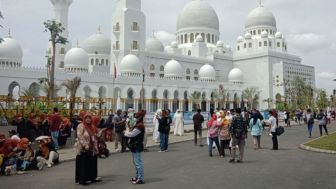 Publik Kritik Fasilitas Parkir di Masjid Raya Sheikh Zayed Solo: Tidak Etis Jika Dikenai Tarif
