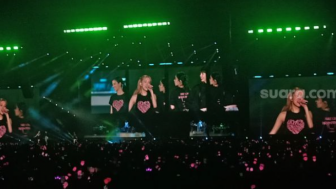 6 Kabar Tak Sedap di Balik Suksesnya Konser BLACKPINK, Lisa Kesakitan hingga Melly Goeslaw Terpaksa Jongkok