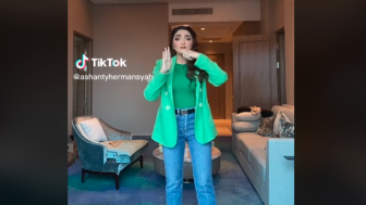 Asyik Joget TikTok, Ashanty Banjir Nyinyiran Netizen: Kirain Pakai Topeng